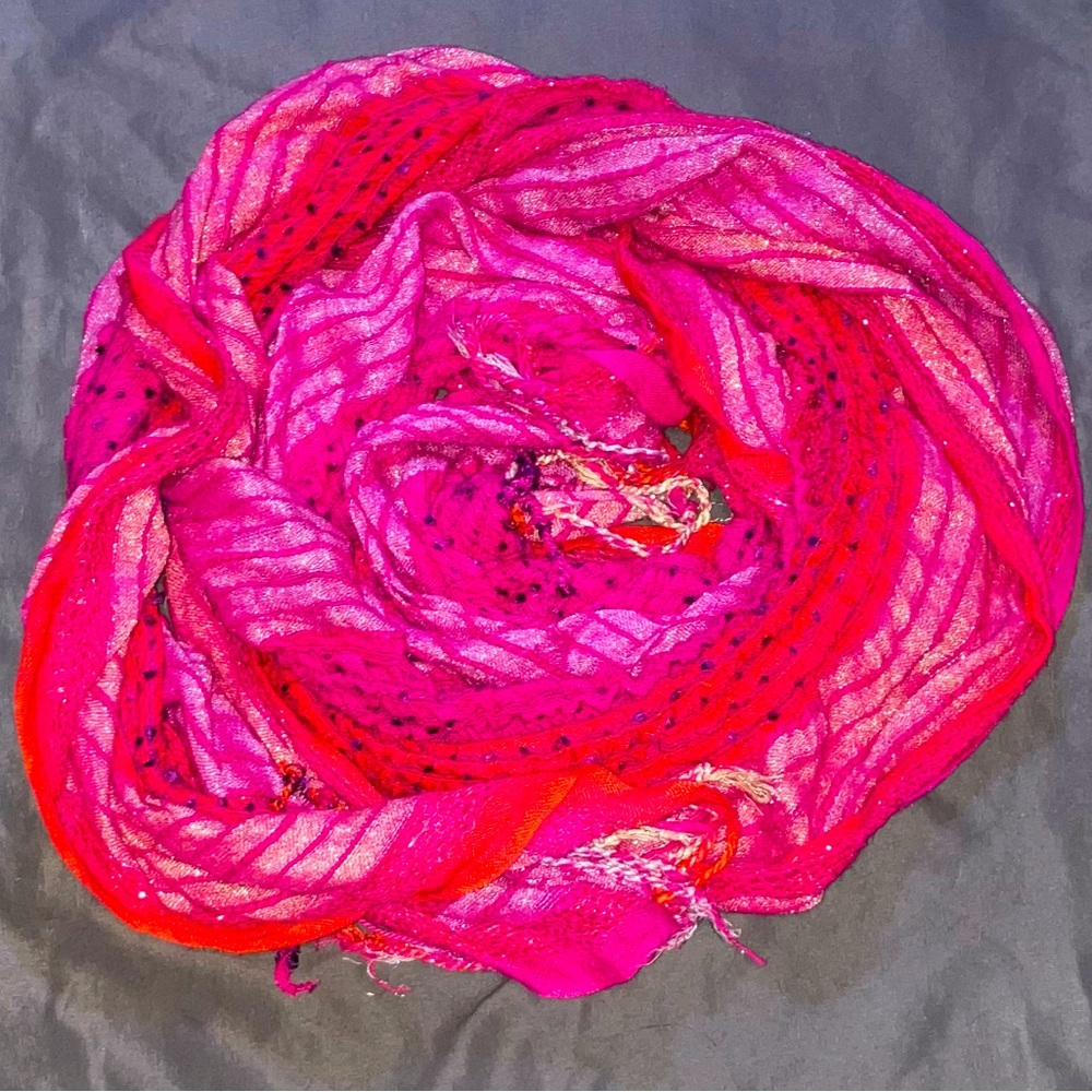 Multi-tonal scarf